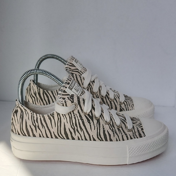 Converse Women's Black and Off White Zebra Sneakers - Picture 1 of 8